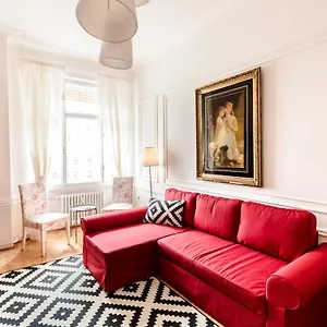 Apartamento Golden Esthetic With Red Sofa, Budapest
